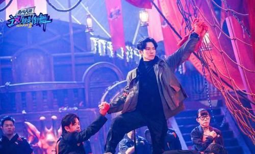 钟汉良|王一博比钟汉良矮3公分，现场却差距明显，王嘉尔的身高给出答案