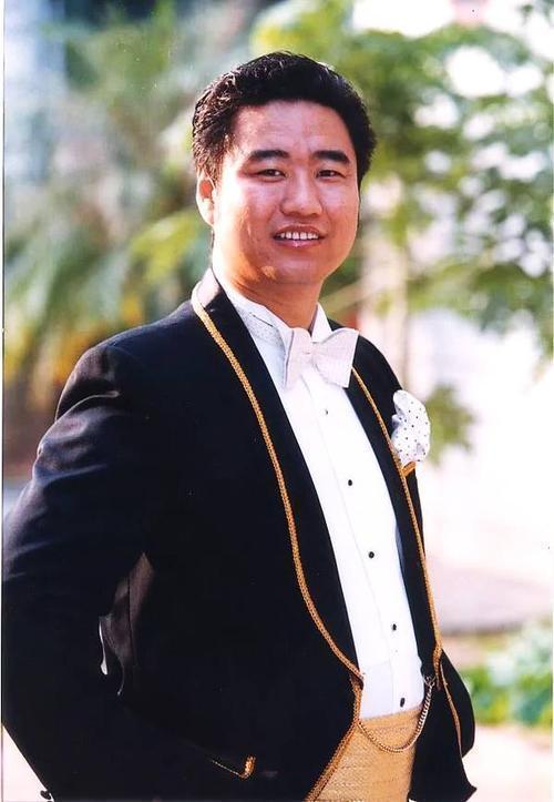 14年前丛飞抱憾离世,5年后妻子被砸身亡,女