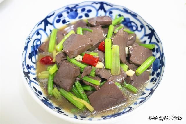 吃法|羊血和它是绝配，大火炒一炒，软嫩鲜香，比煮羊肉汤还美味