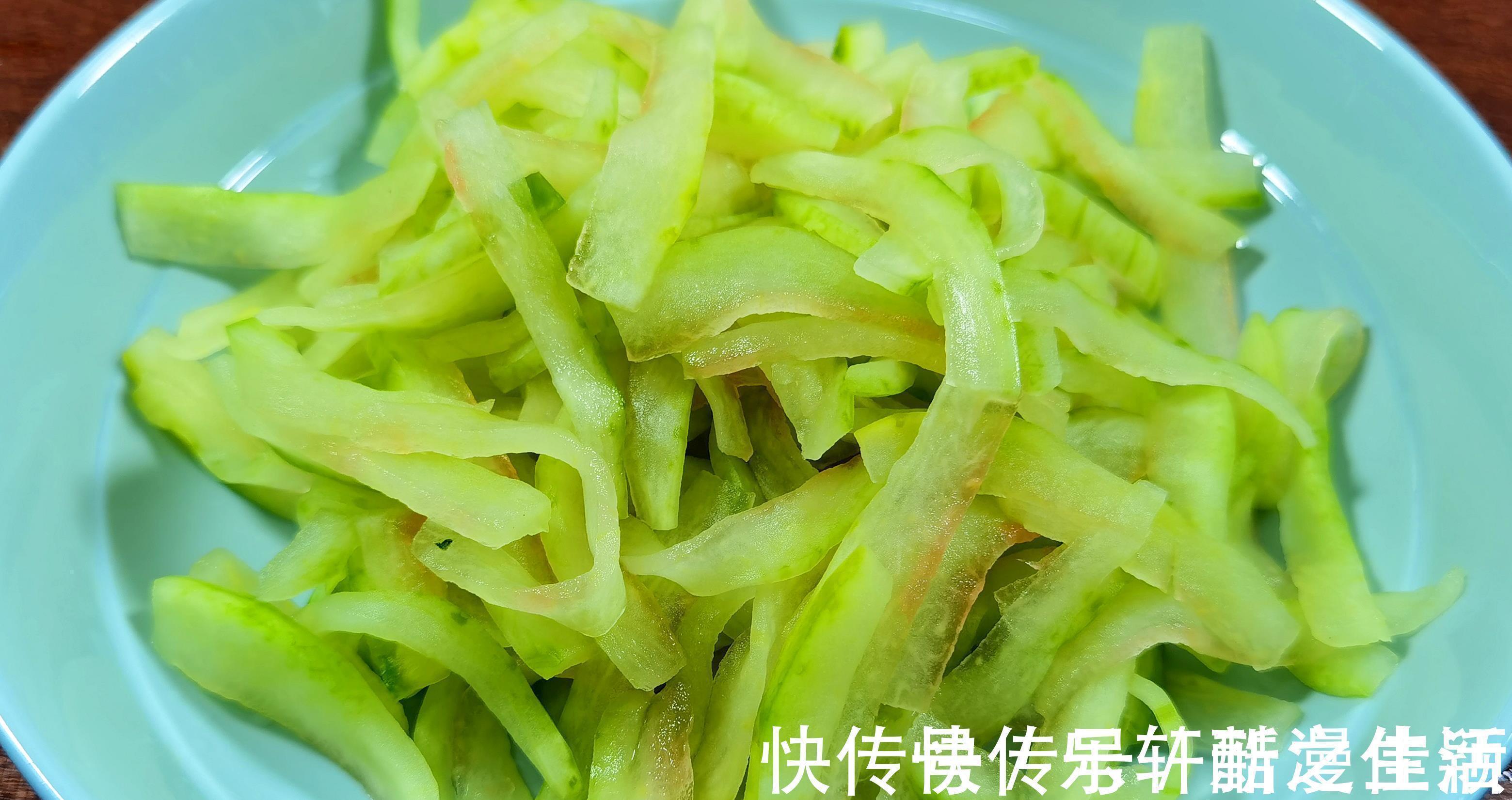 夏季吃黄瓜苦瓜不如吃它,营养极高,经常上火多吃点,消暑又开胃