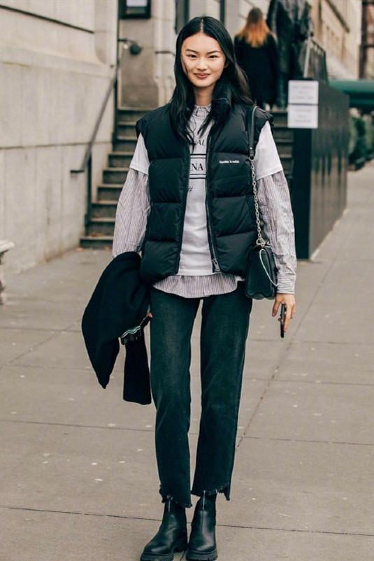 如今|曾被你嫌弃的“马甲”, 如今却美到犯规, 照着穿就很美