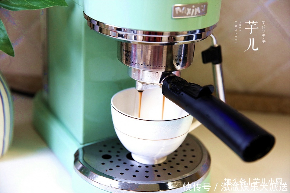 雕花|这么漂亮的咖啡雕花,操作却如此简单!轻松雕刻出自己的精致时光