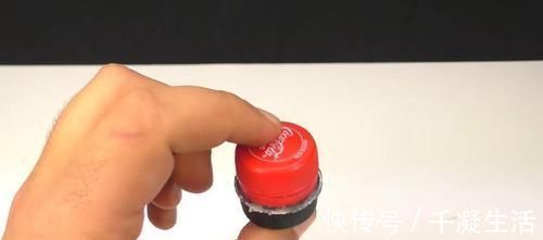 塑料瓶盖别扔了, 简单改造一下, 放在家里有大用处, 看完赶紧试试