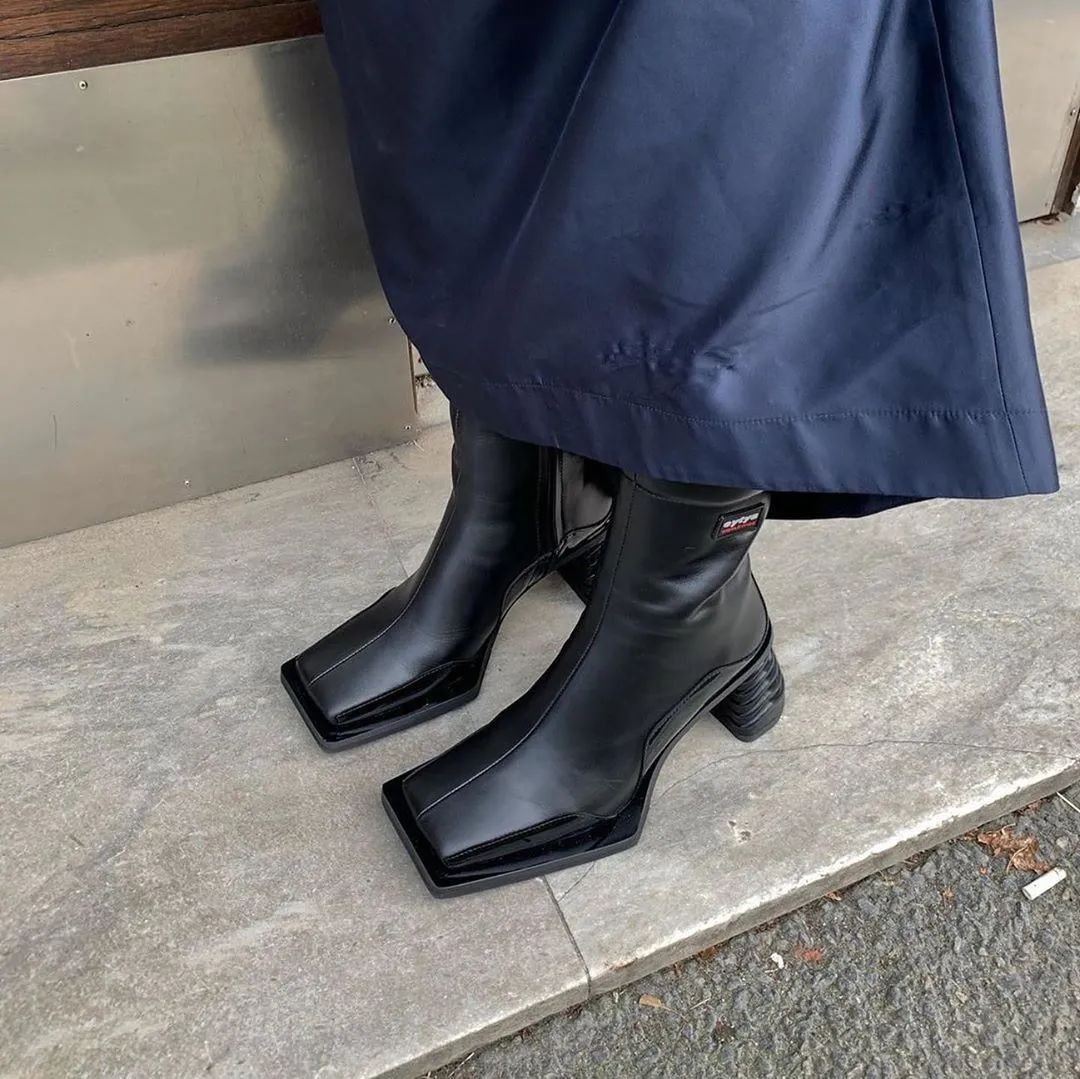 时髦|这个秋冬,让鞋子时髦起来的秘诀竟然是“变方”