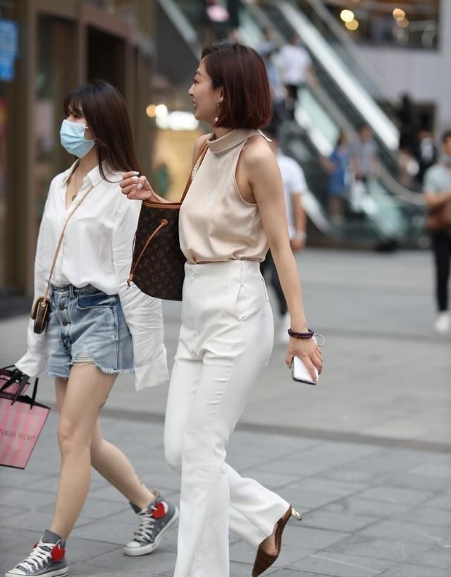 气息|打底裤可以散发又欲又撩气息,打破单调格局,显得时尚潮流范十足