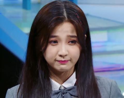 虞书欣逆袭成第一名时,其他人都在鼓掌欢迎,唯独林小宅与众不同