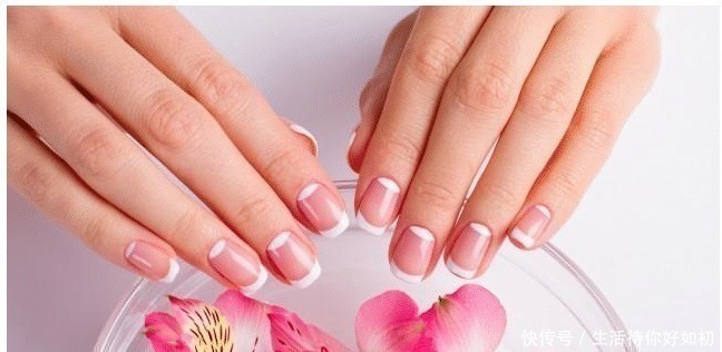 遗传|手指甲出现“竖纹”, 多半和这3个“情况”有关, 看完或许会明白!