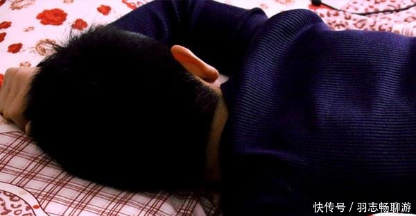  表现|肝脏好的男人，睡觉时可能有五个表现，你若都有，说明肝脏健康