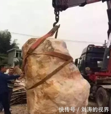 花了13.8吨玉石,只为做一个鱼缸,有钱任性!