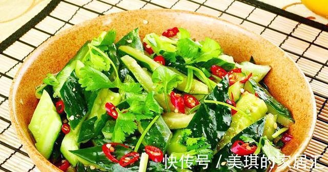 小哥|大厨教你“凉拌黄瓜”秘诀，清脆爽口，酱香入味，两分钟做一盘
