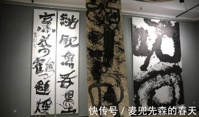 炮轰!作家余秋雨炮轰丑书:没有审美公德的佑护,美永远战胜不了丑