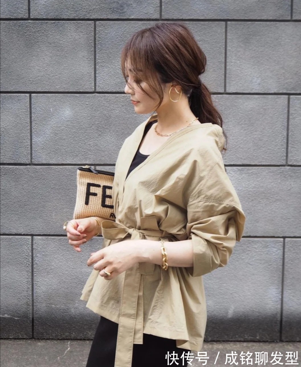 黑色|中年女人早秋别乱穿衣,学习日本主妇的减龄穿搭,时髦又有高级感