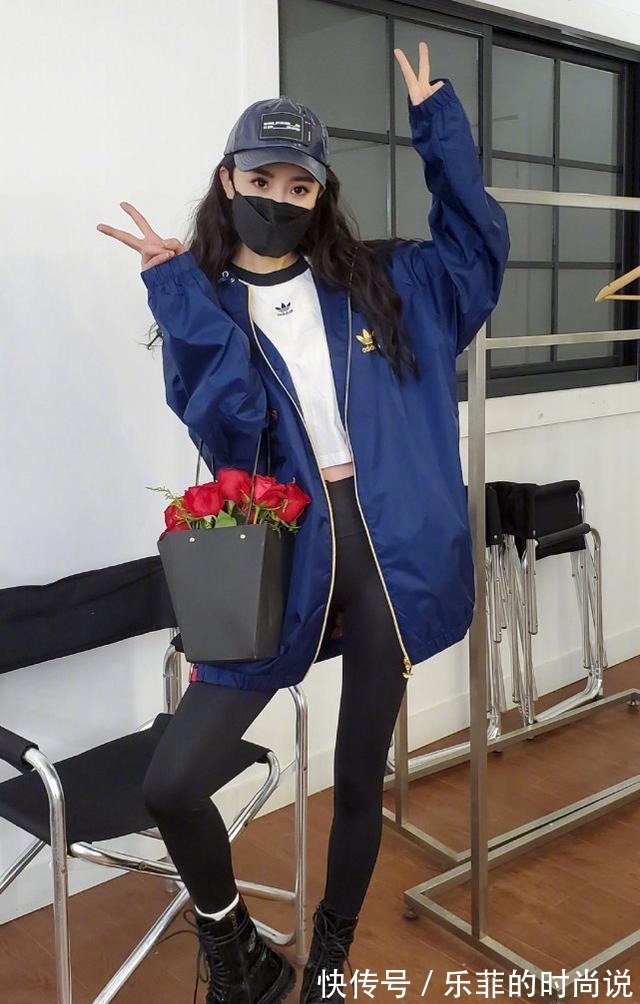 美腿|杨幂少女感爆棚!拳击辫配毛衣短裤,“漫画腿”瞩目!