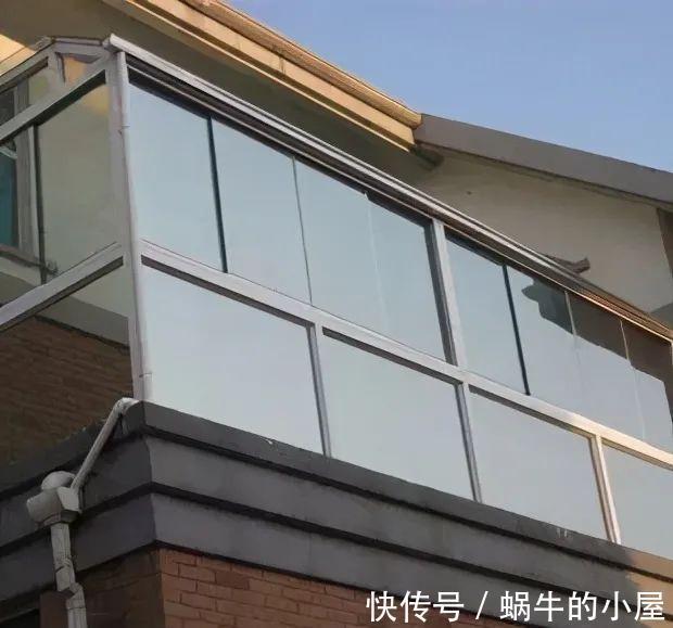 窗户|越来越多人家里不挂窗帘了,如今都流行这样装,省钱方便又实用