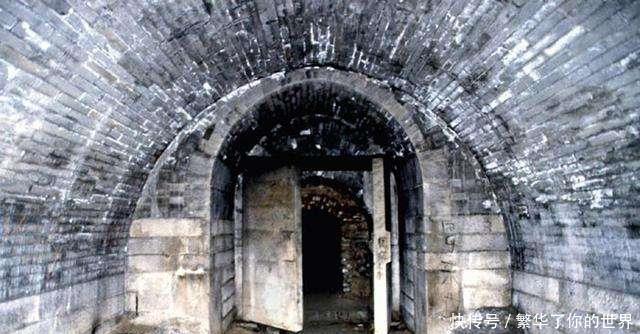 王爷|清朝灭亡后,王爷有多惨,有的蹬三轮,有的竟然盗挖祖陵卖钱度日!