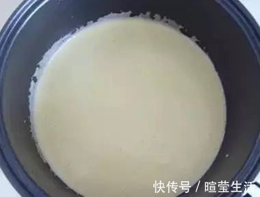 用电饭锅做蛋糕原来这么简单！保存好，做给家人吃！