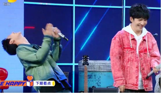  王一博|《天天兄弟》后期多照顾王一博？看清出场时的背景色，细节全是爱