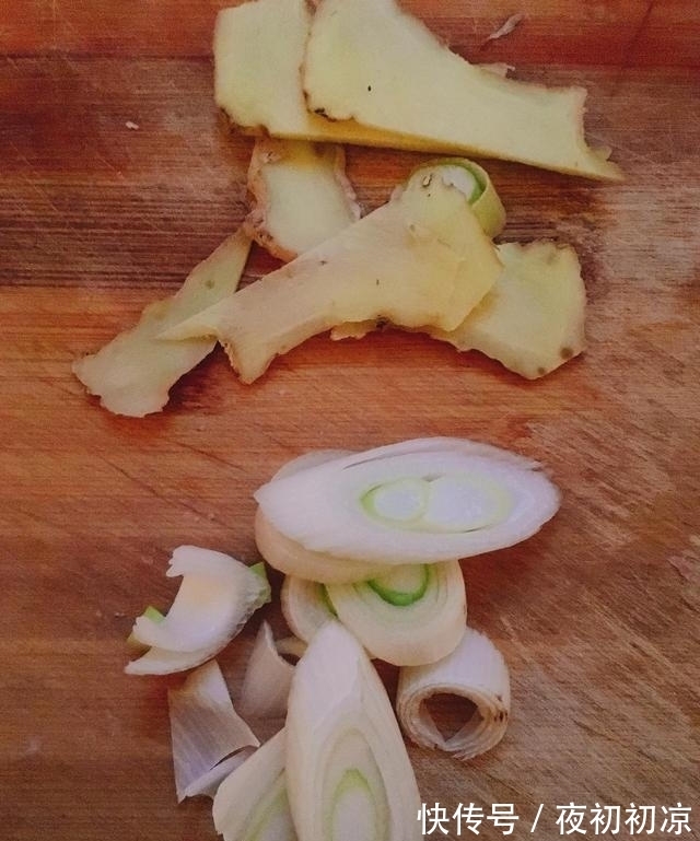 胡萝卜|冬天吃此道菜，专治手脚冰凉，多吃一些也不胖！