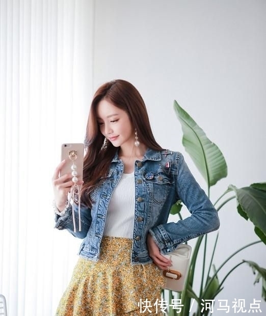 小姐姐|小姐姐穿搭经典时尚又百搭的紧身裙,尽显妖娆多姿的完美身材!