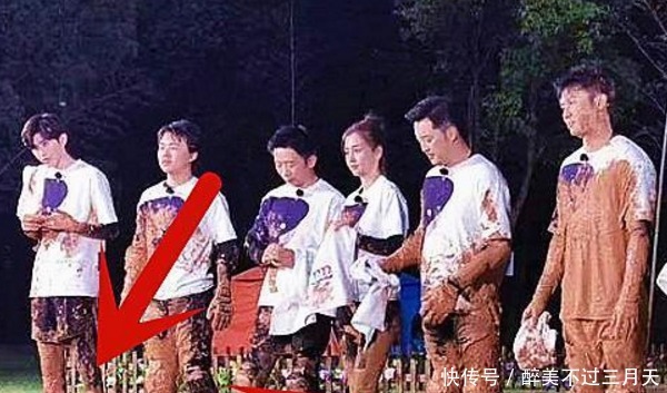 终于等到《跑男》泥潭大战,一细节被老粉吐槽,难怪收视率下滑