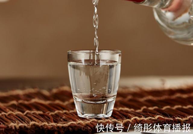 汾酒|沙雕动画!搞笑:自从校长把厕所的灯换了后,我成了发明家!