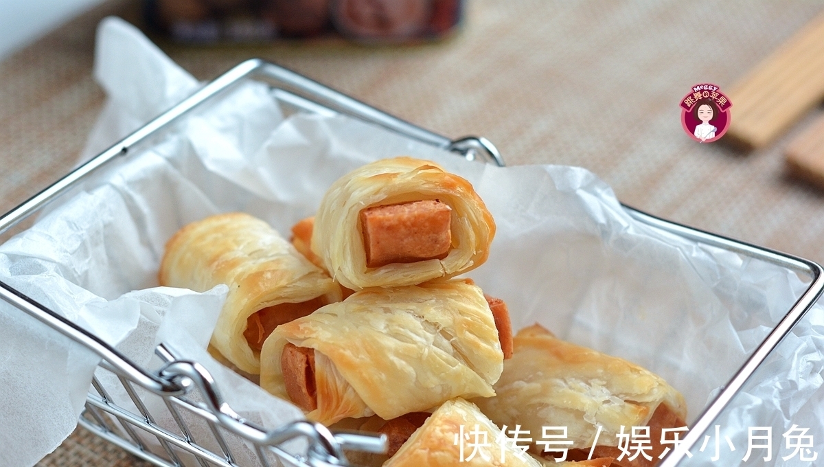 手抓饼|用手抓饼做的午餐肉酥皮卷,8分钟出锅酥嫩嫩,省事又好吃