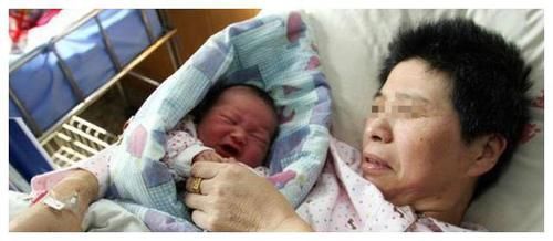 弟弟|“弟弟才6岁,养不起就别生”,女儿发信息控诉父母,回复亮了