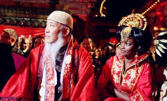 皈依#53岁画家杨彦：娶21岁非洲学生，生了俩混血儿后，为何皈依佛门？