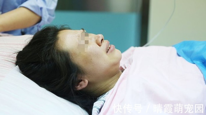 阿楠|女儿难产,女婿跪求医生保孩子,孩子出生后,丈母娘却送他一套房