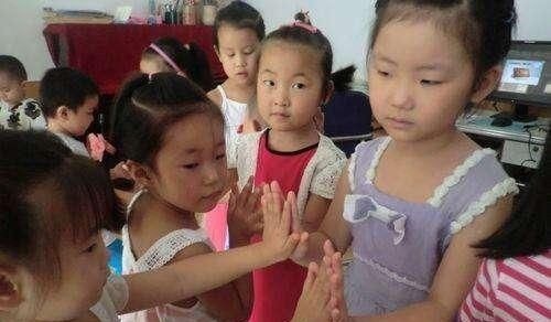 长度|孩子4个部位的长度长于同龄孩子,恭喜家长你孩子未来是大高个