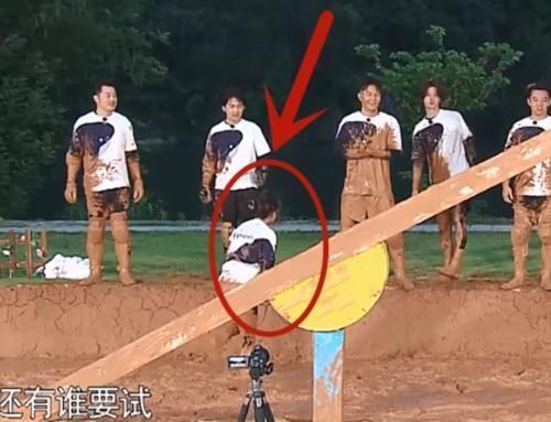 奔跑吧兄弟 Baby录节目发生意外,看到第1个冲过去的是谁后,教养是装不出来的