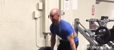 力量|强化身体后链！换着方式的几种硬拉，不断提升肌肉力量