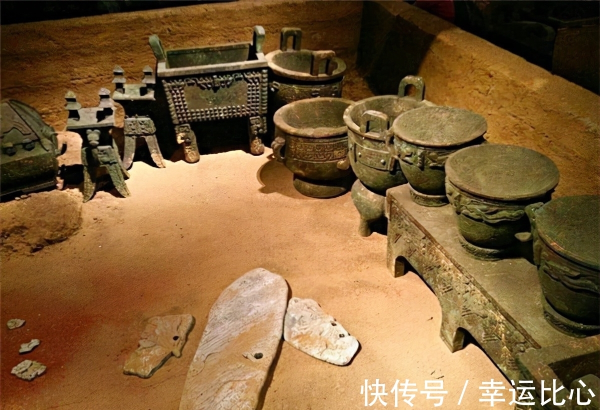 陪葬品$他堪称“最敬业”盗墓贼,在古墓上建房子,20年搬空范增墓