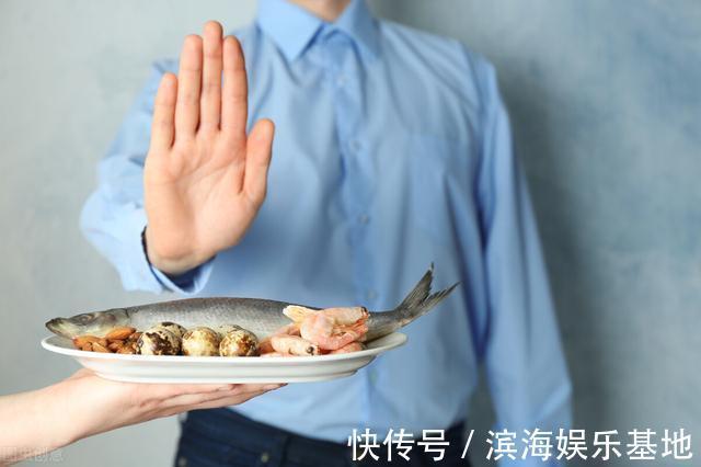 高血压|人越老越要管住嘴,少吃这4种食物,不是难事,希望你能做得到