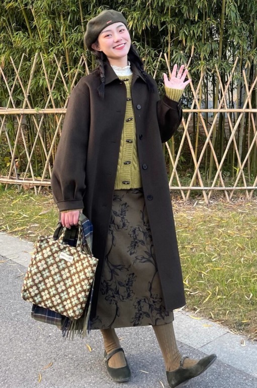 搭配 讲真的,冬天还是穿毛呢大衣更洋气,这些搭配温柔优雅又有格调