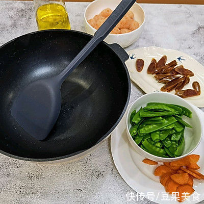 年夜饭|年夜饭快手小炒～荷兰豆炒腊肠