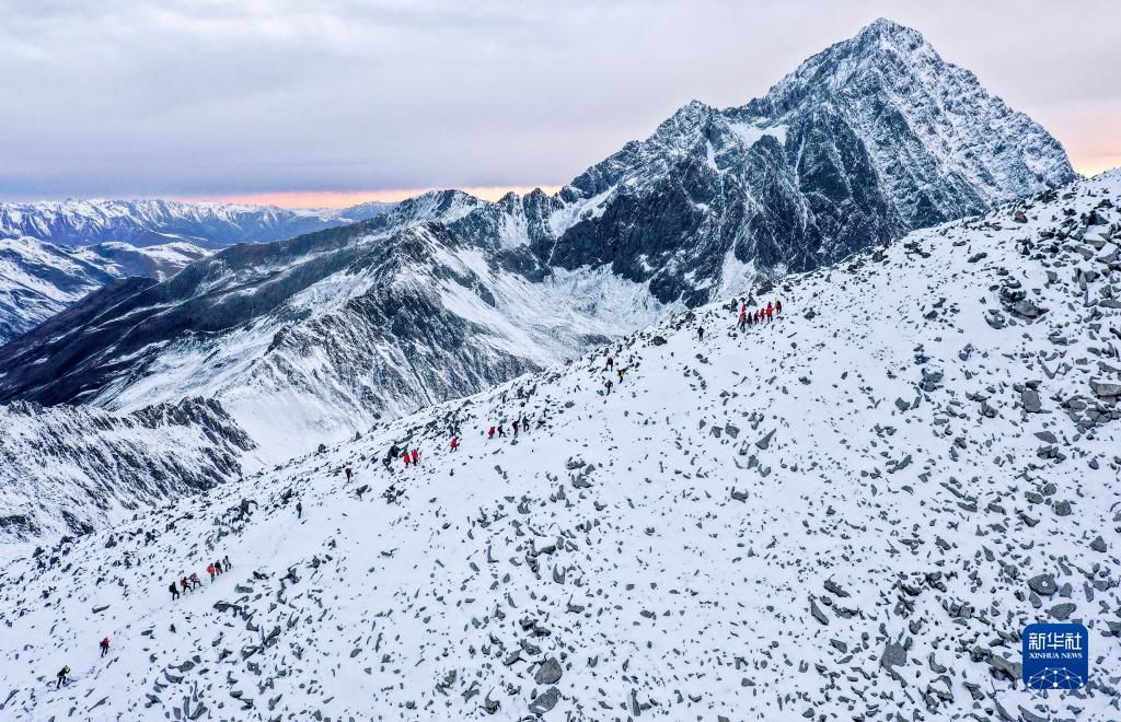 登顶者|百余名山友相聚四川三奥雪山