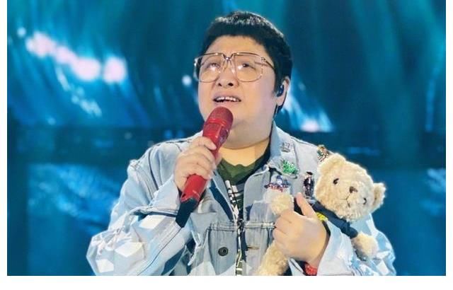 宋雨琦|当场摔东西，吼工作人员！《爆裂舞台》的韩红，被吐槽没礼貌