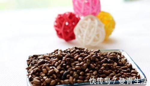 槐角|经常便秘怎么办喝水时加点东西,堪称肠道“推粪机”,轻松排便