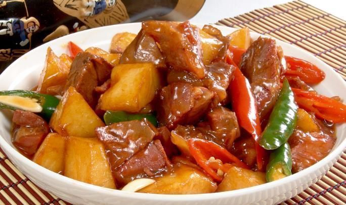 牛肉|20年大厨教你烧牛肉的最好吃做法，牛肉软烂鲜香美味，不腥不柴！