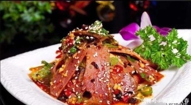 到底|做凉拌菜时,到底该放生抽还是老抽大厨放错了,难怪不好吃