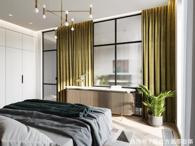 开阔性|120平做二居室客厅居然敢用姜黄色、草绿色家具,但是还挺好看