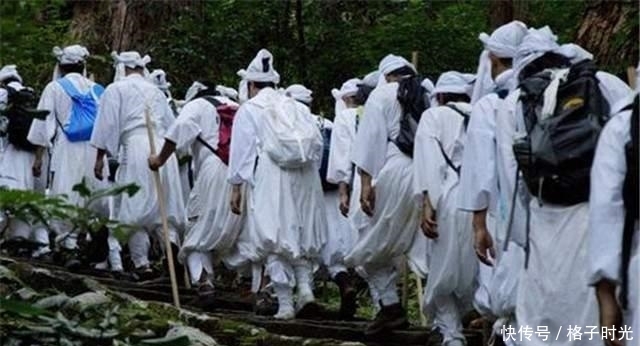 种苦行|日本苦行僧:九天九夜不吃不喝,嘴里不断念诵真经十万遍