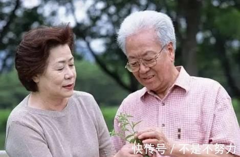 夫妇|“用养孩子的钱养老”，我国首批丁克已逾60，他们现在过得如何