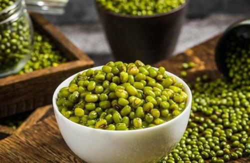 炒饭|“越吃越胖”的四种主食,馒头上榜,看看你中招了吗?