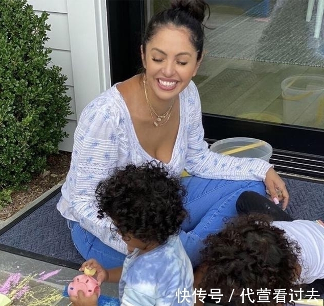 单身派对|放下科比追求幸福?瓦妮莎在单身派对跳舞狂欢,其实背后大有深意