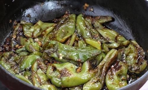 学会这个方法,做出的虎皮青椒不再辣,想怎么吃就怎么吃