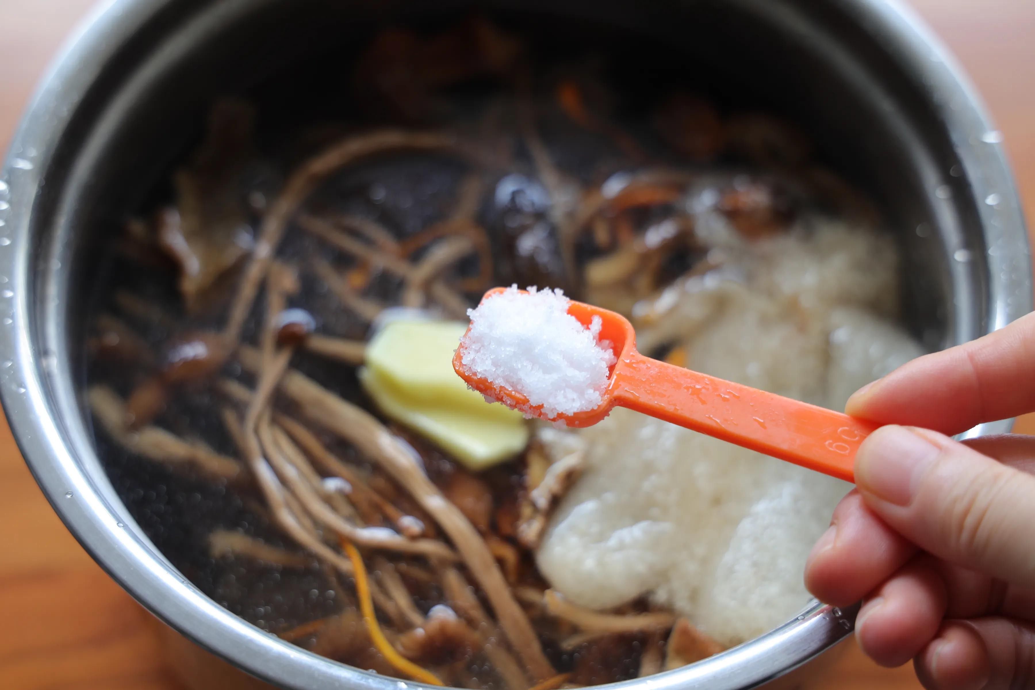 菌菇|秋天天气干燥,这汤水要多喝,营养丰富,每次一锅不够喝,特鲜美