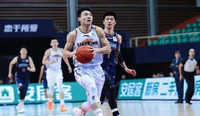 高詩(shī)巖|李洪慶出手！5+1，遼寧爭(zhēng)議后衛(wèi)重獲楊鳴信任，高詩(shī)巖恐懸了