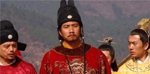 桌上|朱元璋笑问沈万三,桌上的猪蹄叫什么名?沈万三回三字,保全了性命